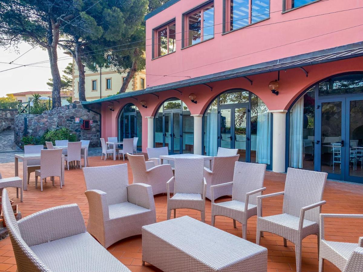 La Mandola Eco Hostel Capraia Exterior photo