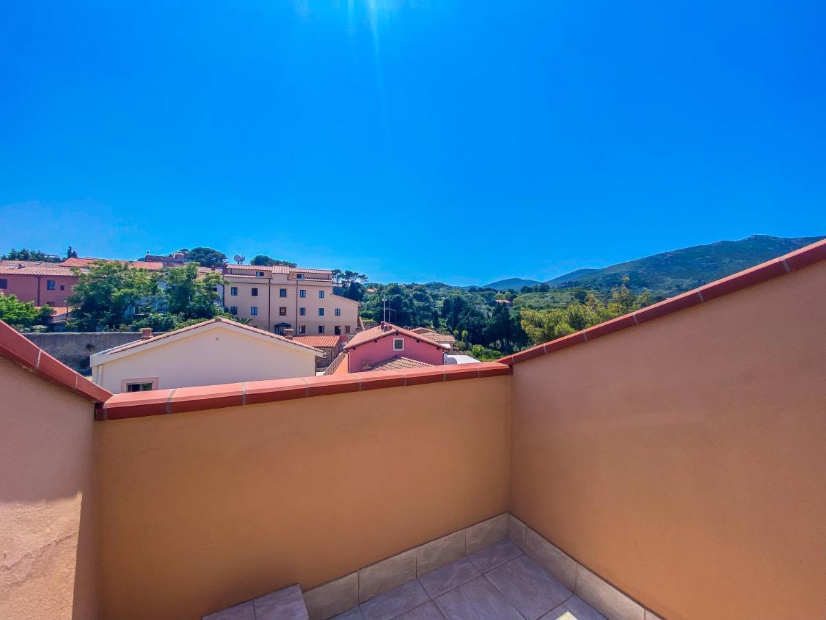 La Mandola Eco Hostel Capraia Exterior photo